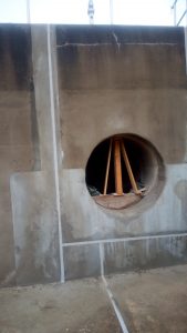 Bauwerksinstandsetzung, Beschichtung, Betonsanierung, Rissinjektion, Sandstrahlung, Korrosionsschutz, Brückenkonstruktion, WHG §19, Carbon-Kohlefaser-Lamellen, Stahlverstärkung, Trockenlegung, Brandschadensanierung. Peper & Oss UG ist Ihr kompetenter Ansprechpartner für die Instandsetzung und Beschichtung von Bauwerken und Betonflächen in Mainz und der Umgebung. Ihr Spezialist für Betoninstandsetzung und -beschichtung in Mainz und Umgebung. Ihr erfahrener Partner für Betonsanierung und Oberflächenschutz in Mainz. Professionelle Bauwerksinstandsetzung und Beschichtungsdienstleistungen in Mainz und Umgebung. Zuverlässige Lösungen für Betonreparatur und Oberflächenbeschichtung in Main.